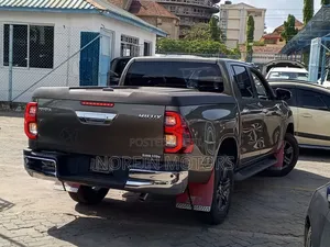 Toyota Hilux Revo Double Cab Deisel 2.8 AWD 2019 Gray