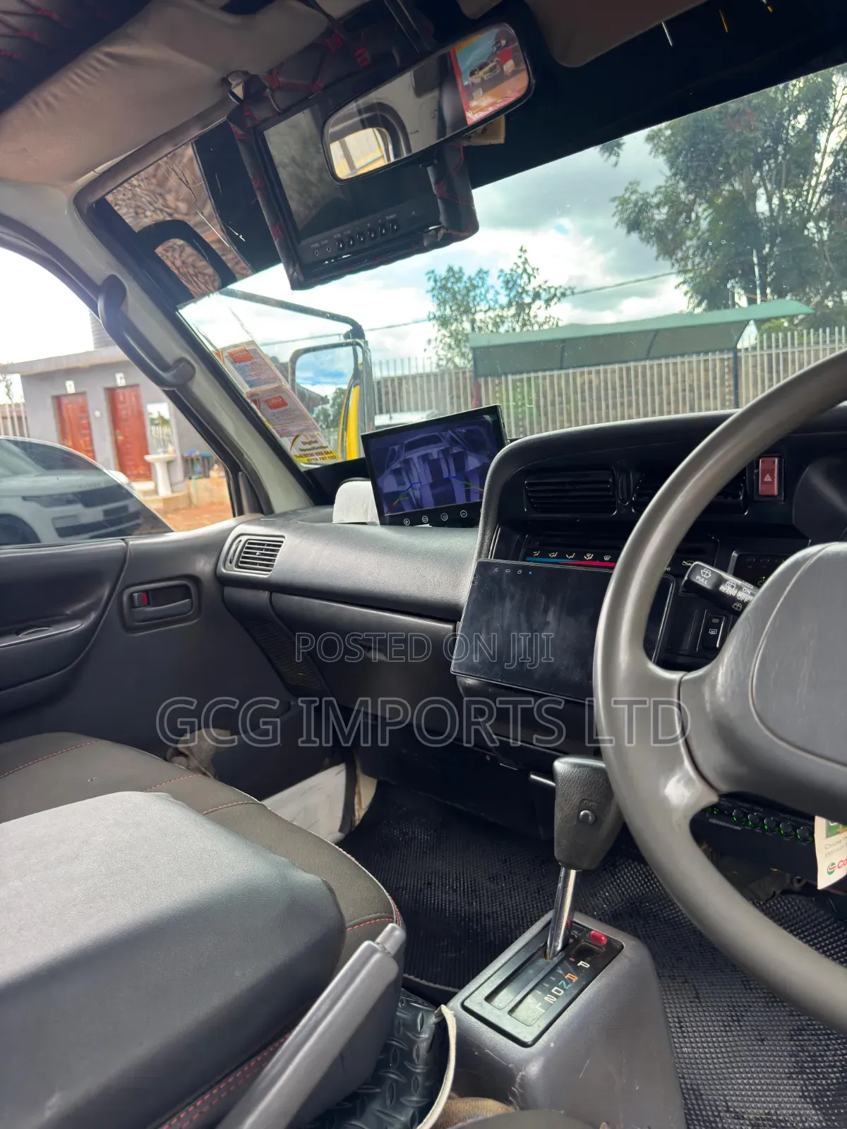 Toyota HiAce 2004 Yellow