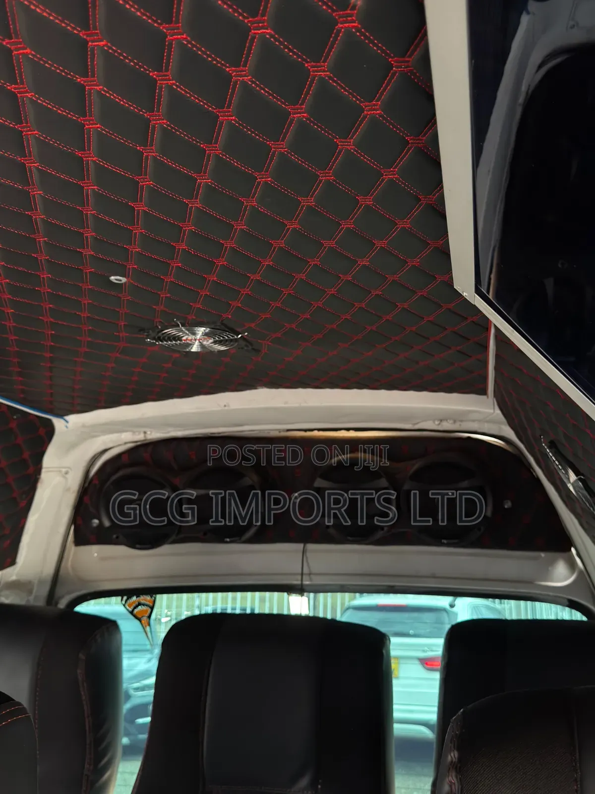 Toyota HiAce 2004 Yellow
