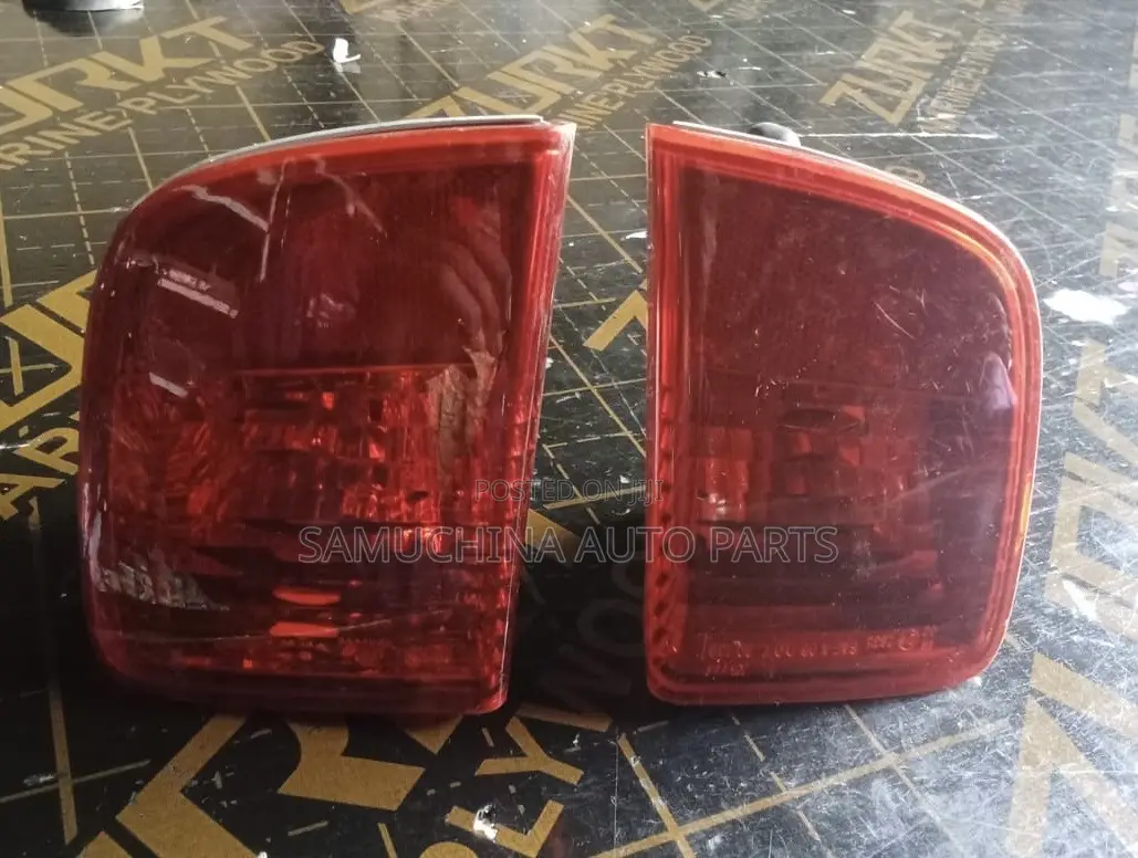 Rear Bumper Reflector Land Cruiser V8 200series