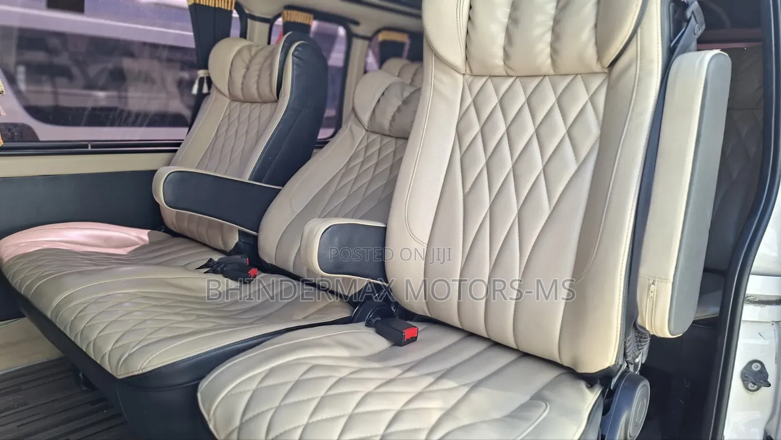 Toyota HiAce 2019 White