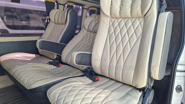 Toyota HiAce 2019 White - thumbnail 5