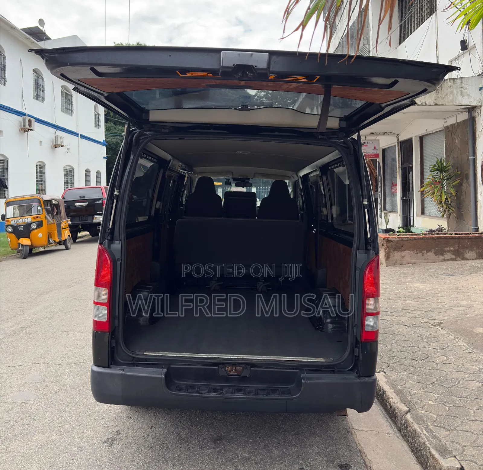 Toyota HiAce 2018 Black