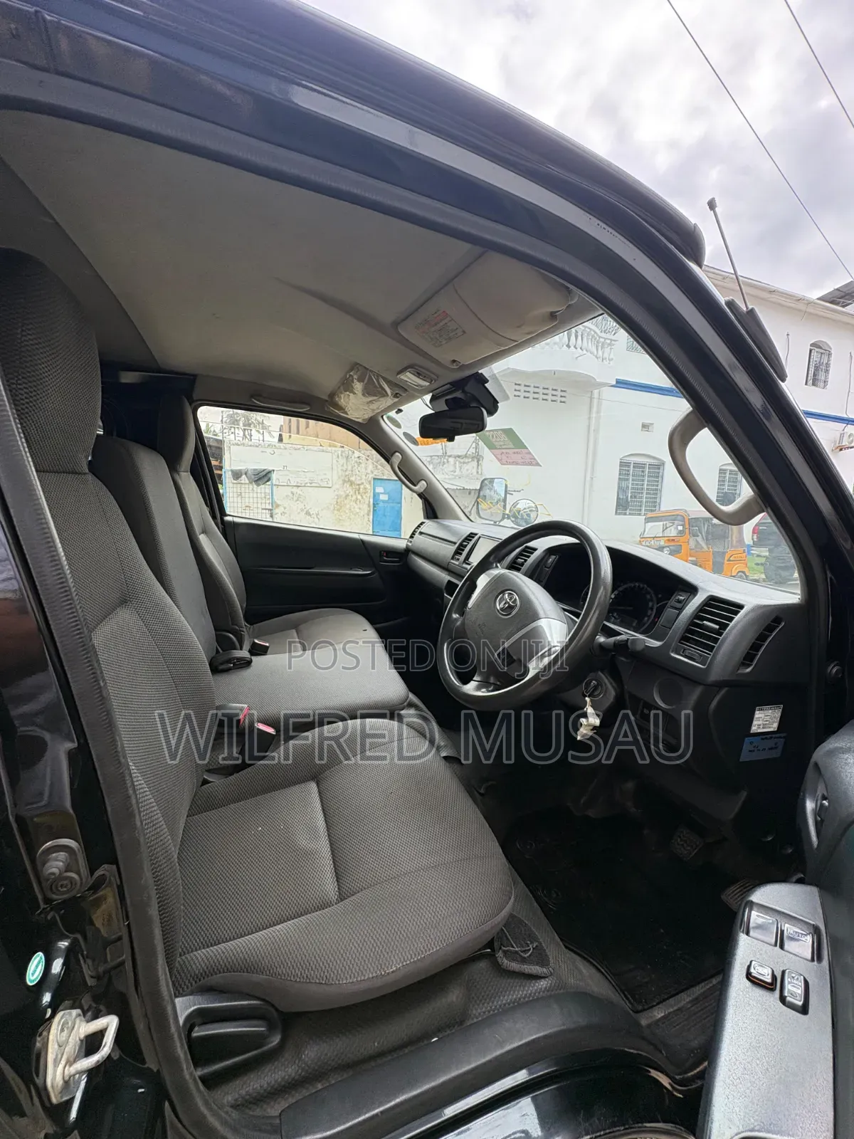 Toyota HiAce 2018 Black
