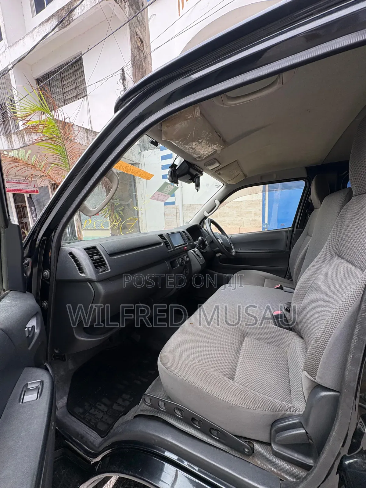 Toyota HiAce 2018 Black