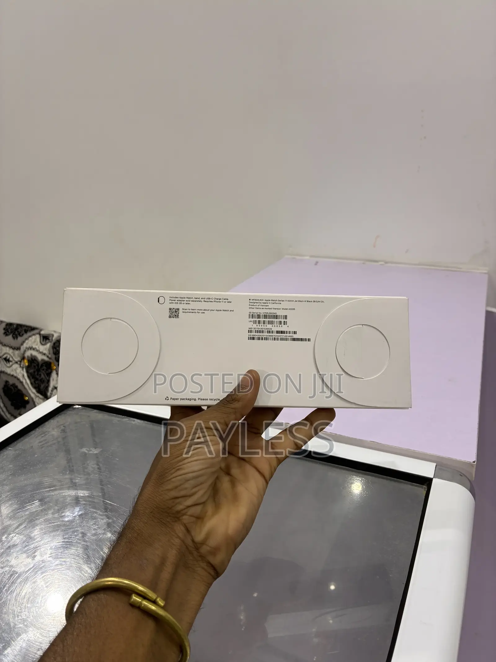 Apple Watch Series 11 42mm Cellular Jet Black