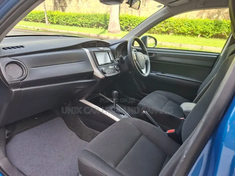 Toyota Corolla Fielder 1.5 Hybrid FWD 2020 Blue