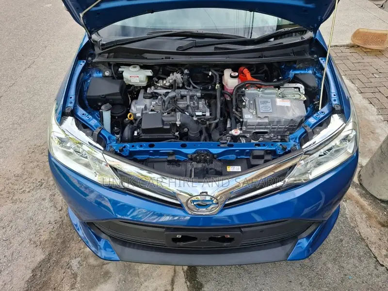 Toyota Corolla Fielder 1.5 Hybrid FWD 2020 Blue