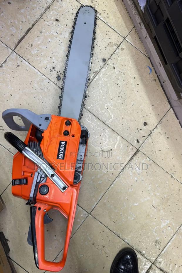 Honda Chainsaw 20 Inch Machine