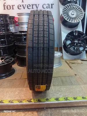 Runever Ru615 9.5r17.5 Commercial Truck Radial Tire