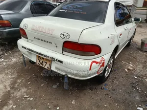 Subaru Impreza 2000 White