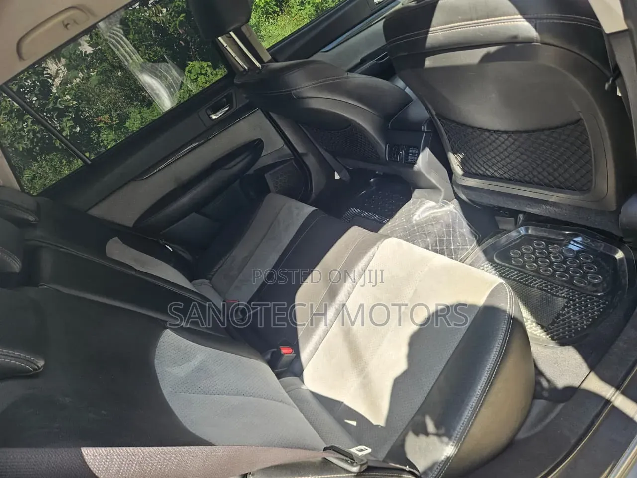 Subaru Legacy 2011 Silver