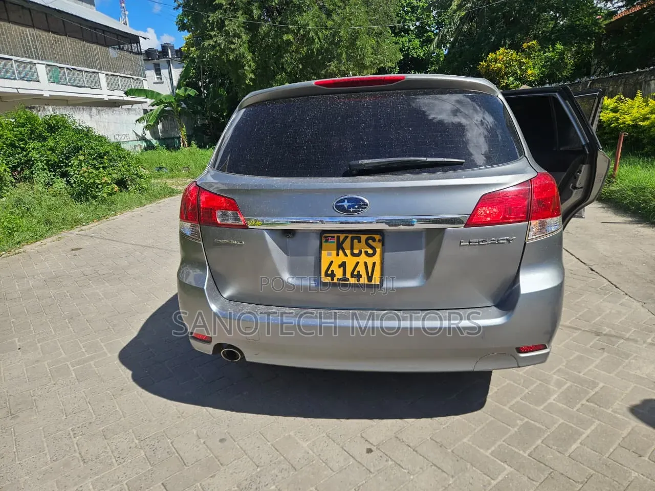 Subaru Legacy 2011 Silver