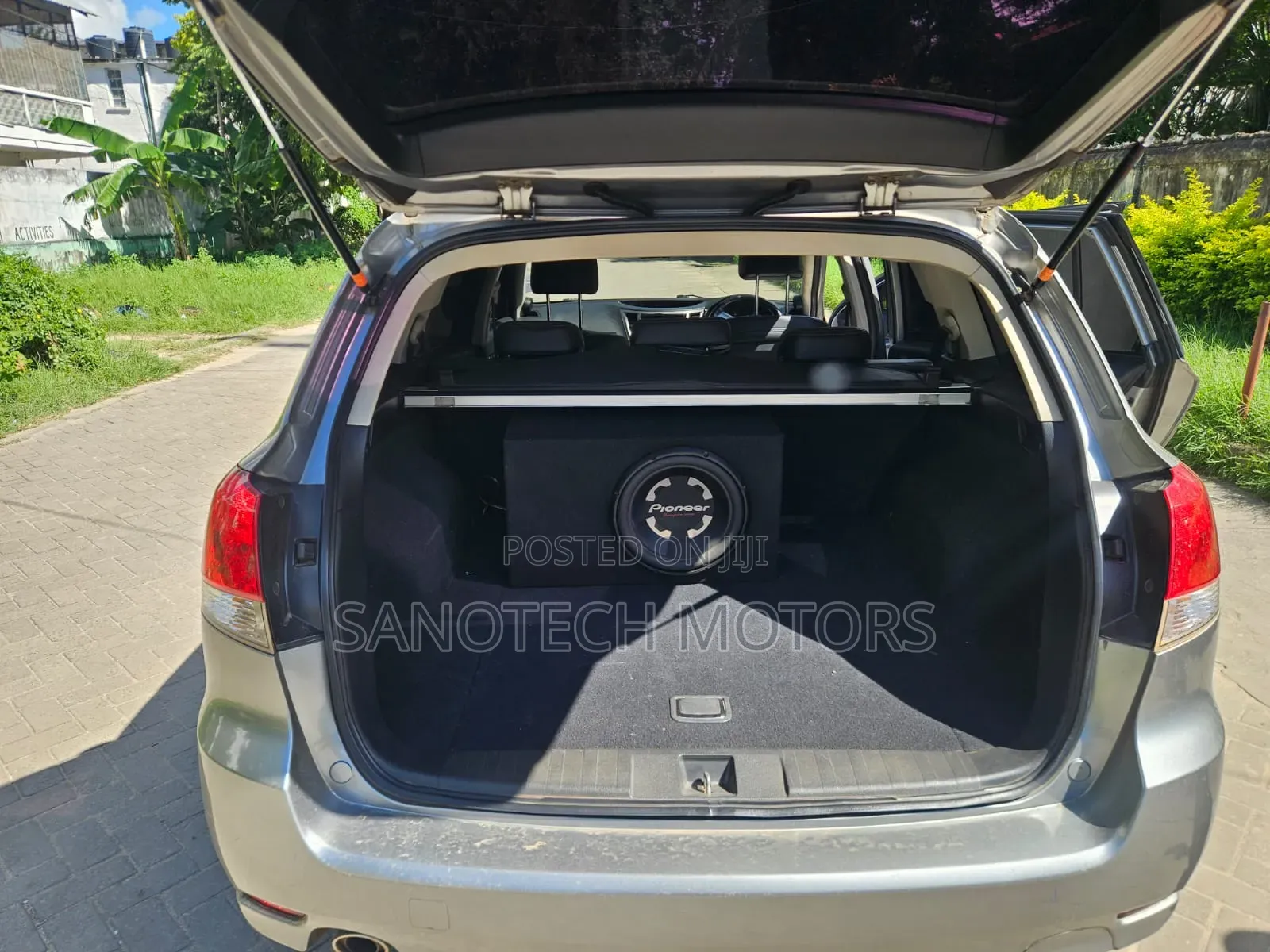 Subaru Legacy 2011 Silver
