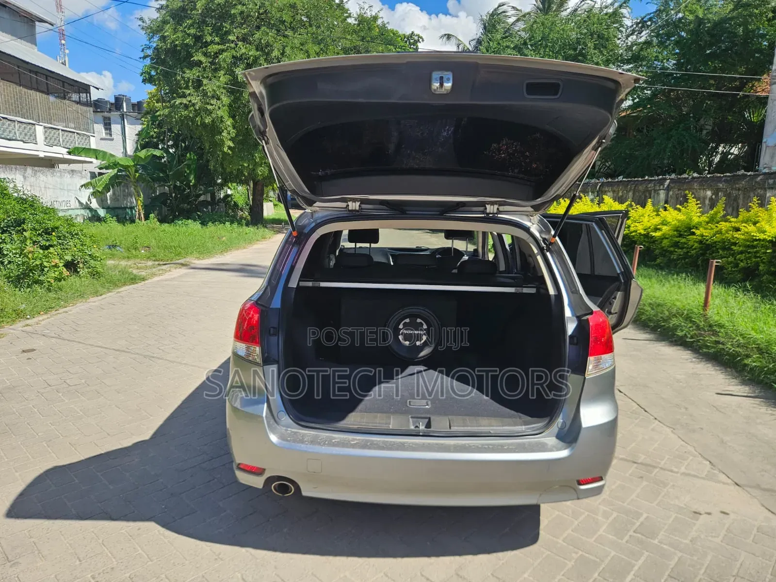 Subaru Legacy 2011 Silver