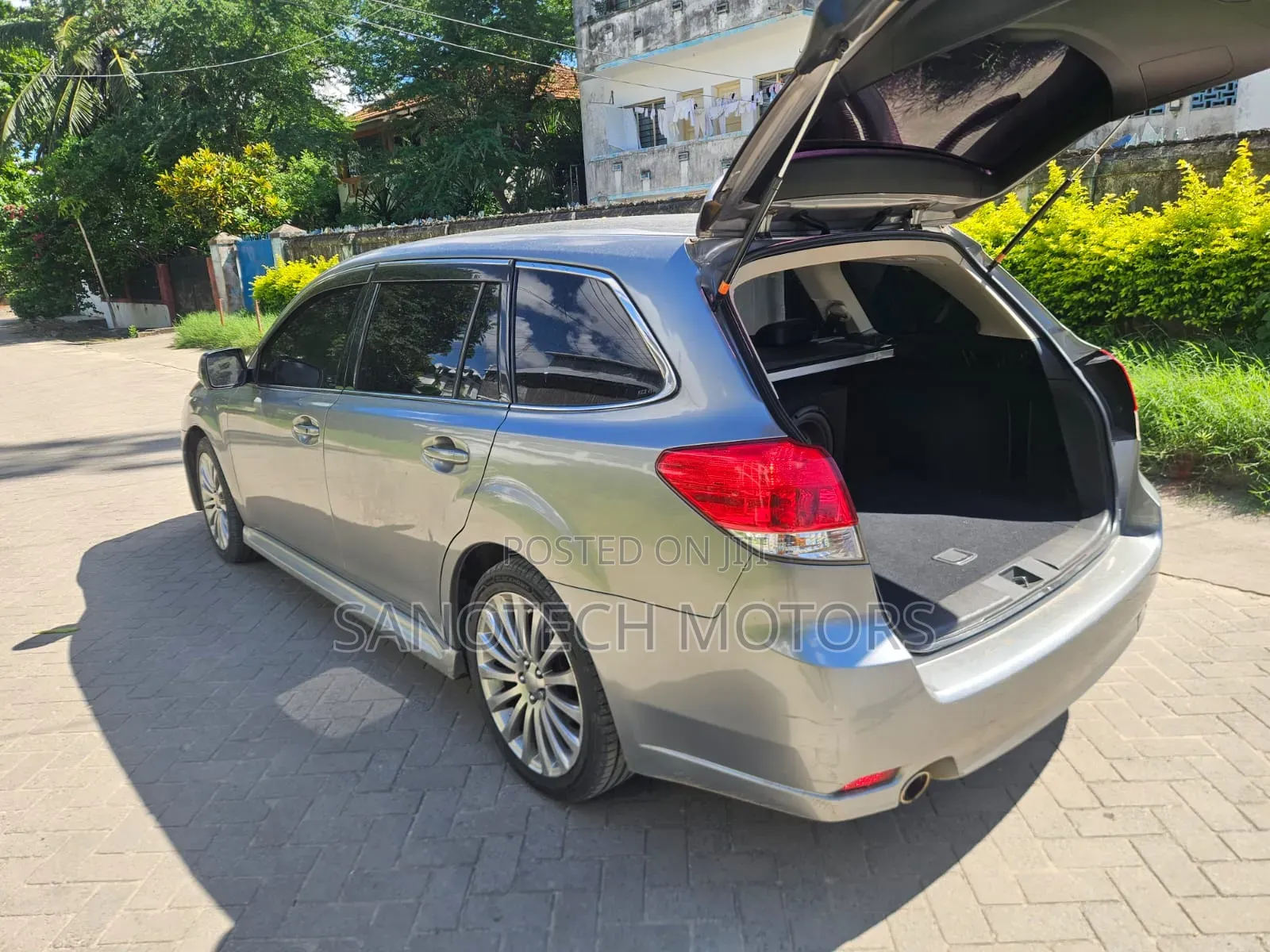 Subaru Legacy 2011 Silver