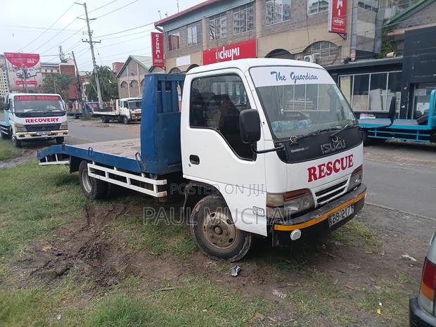 Isuzu Lorry - thumbnail 3