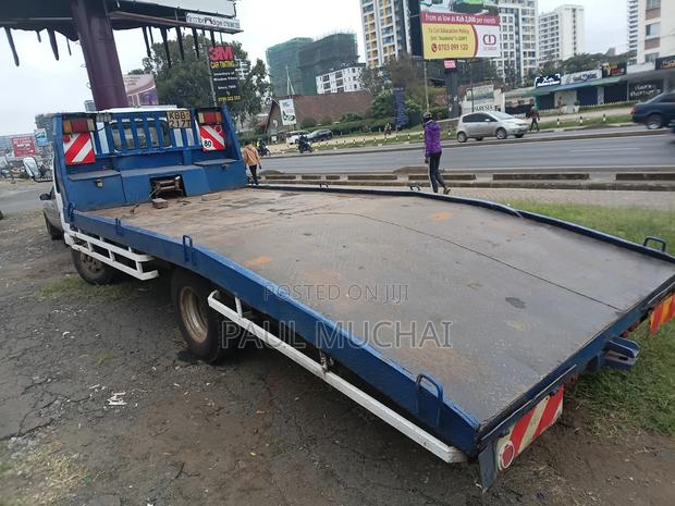 Isuzu Lorry - thumbnail 6