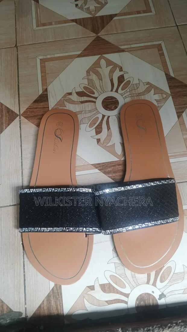 Sandles Sandles - thumbnail 2