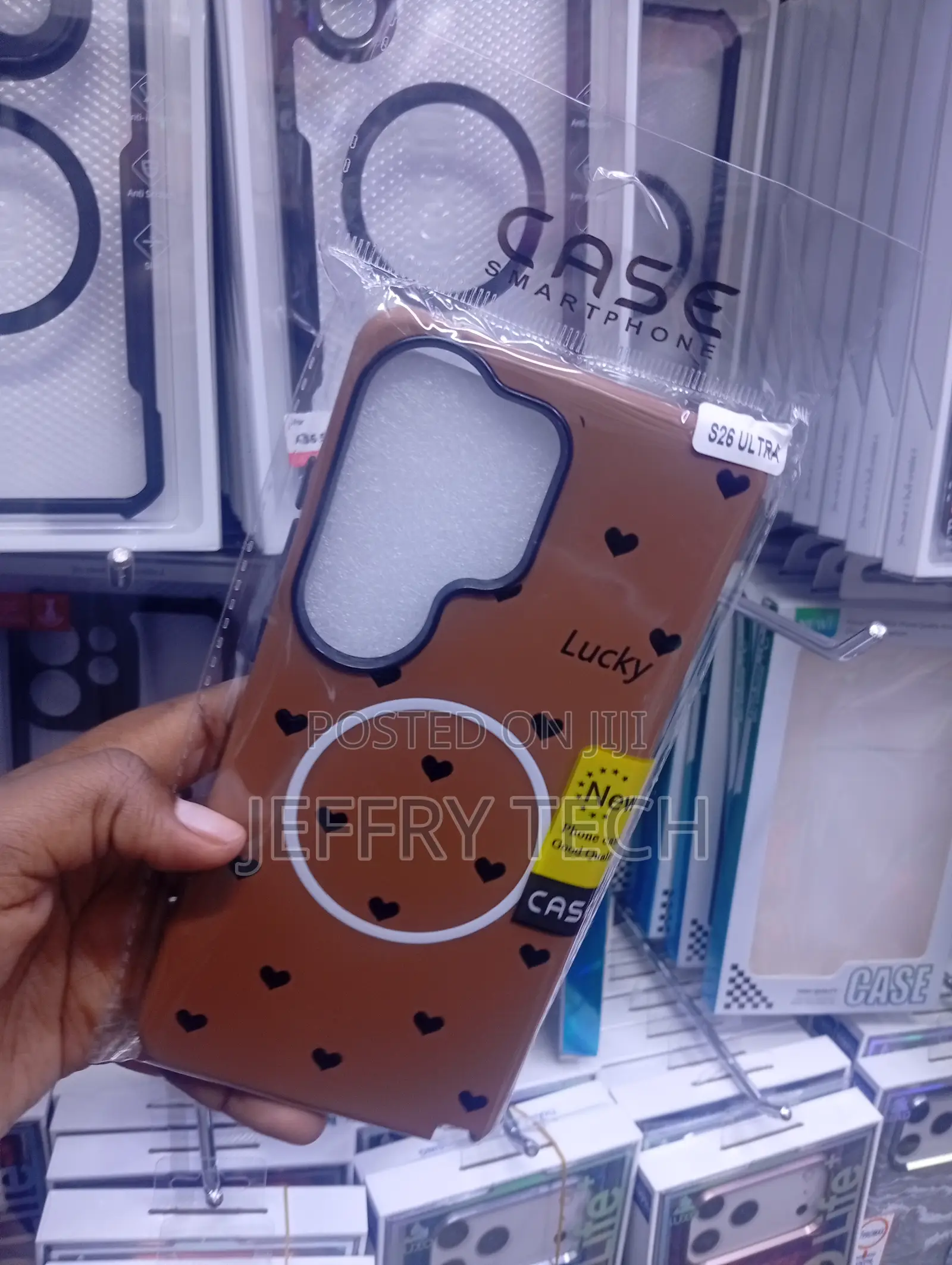 Samsung Galaxy S26 Ultra Brown "Lucky" Heart-Print Magsafe Cover