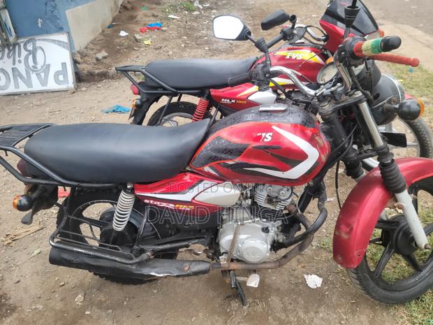 TVS HLX 125 2023 Red