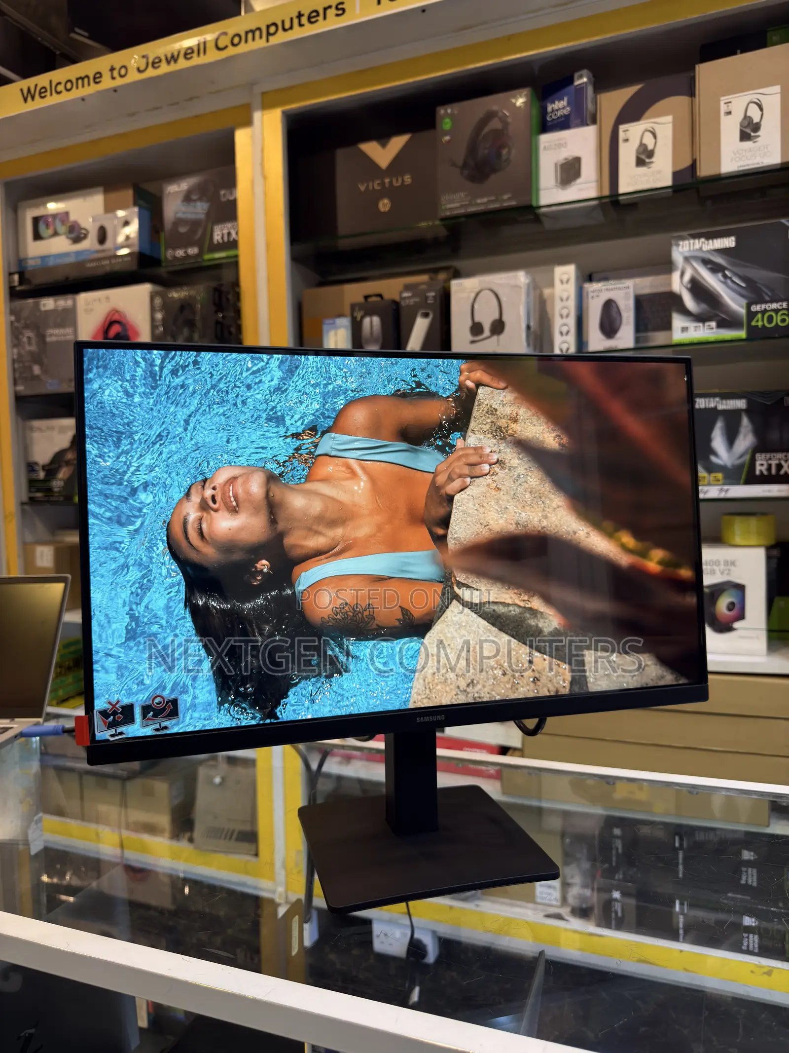 Samsung Ls22d300gamxue 22-Inch Ips Fhd(1080p) 100hz Frameless Monitor