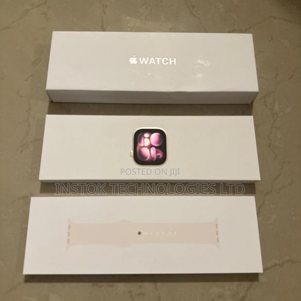 Apple Watch Series 11 GPS 42mm Smartwatch - Rose Gold