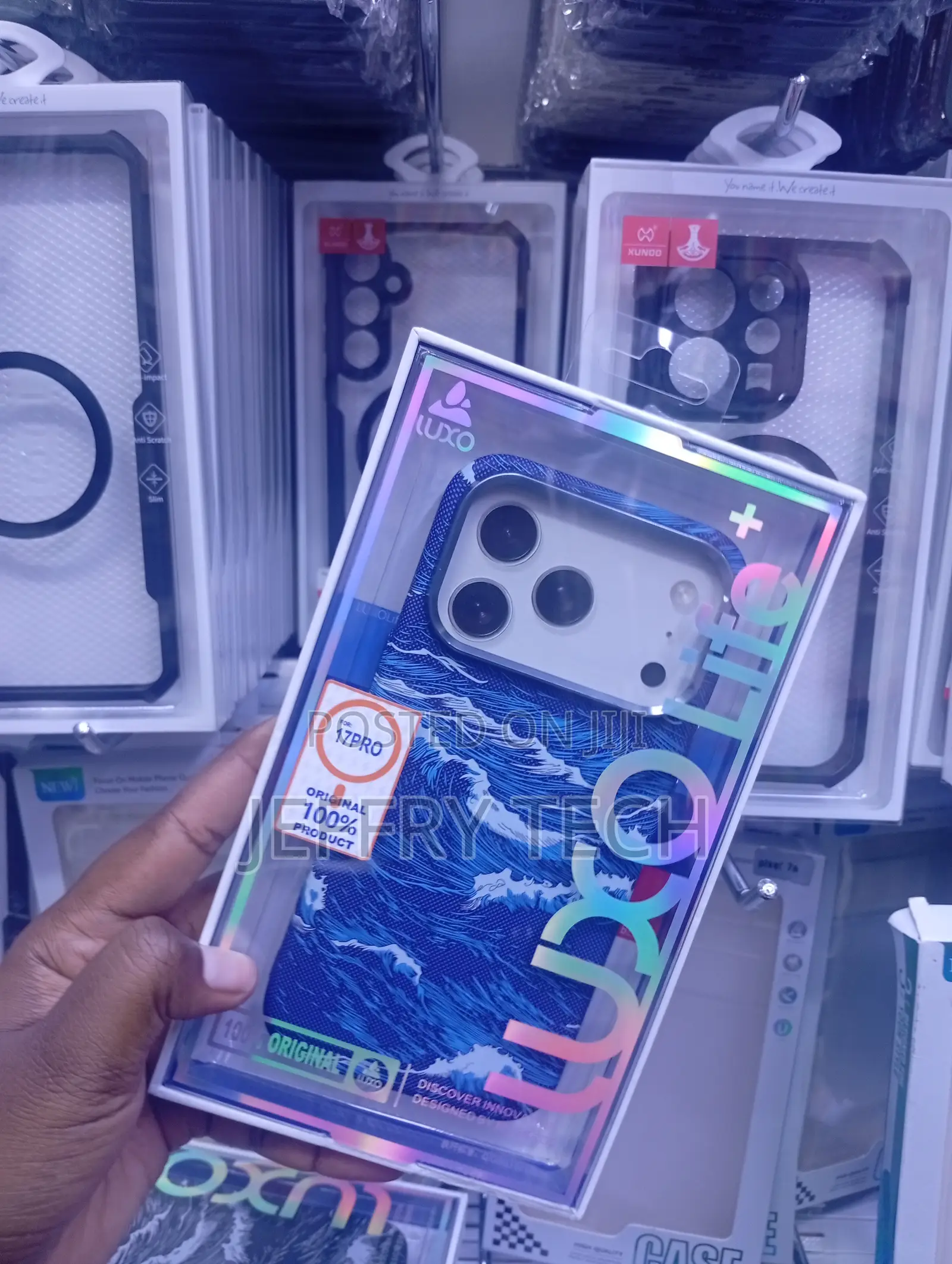 iPhone 17 Pro Wave Pattern Design Cover