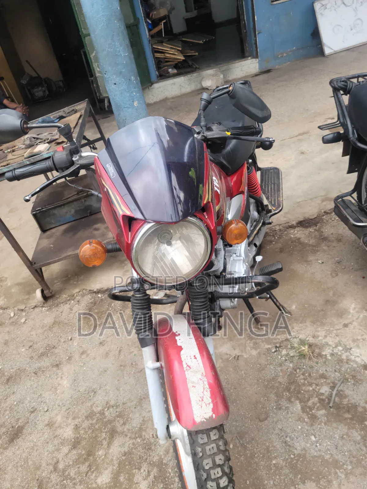 TVS HLX Plus ES 2024 Red