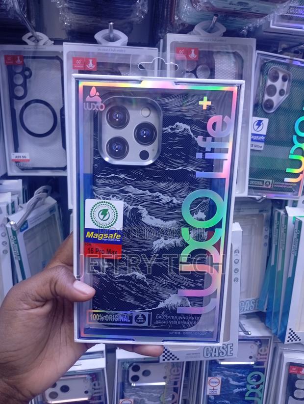 iPhone 16 Pro Max Slim, Lightweight Material Cover