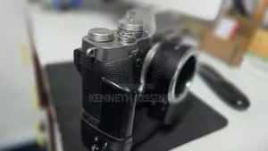 Fujifilm Xt3 With 3 Batteries Grip, Fuji to Canon Nikon Lens Adapter