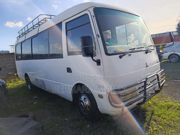 Mitsubishi Fuso Rosa 2005 White - thumbnail 2
