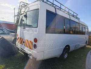 Mitsubishi Fuso Rosa 2005 White