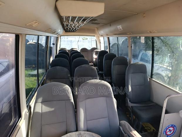 Mitsubishi Fuso Rosa 2005 White - thumbnail 4