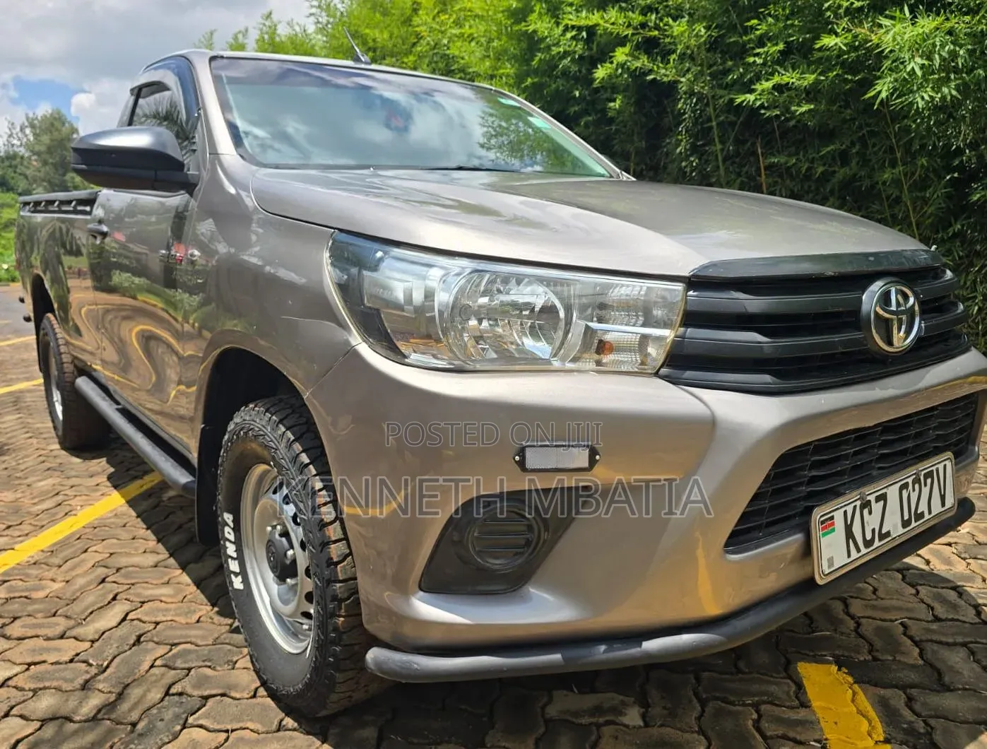 Toyota Hilux 2020 Gray