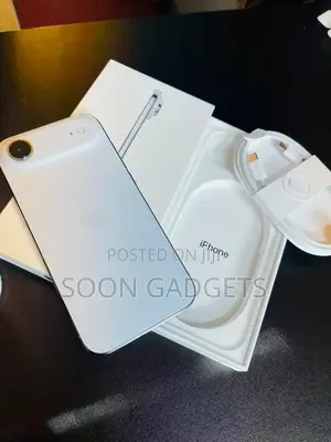 New Apple iPhone 17 256 GB Silver