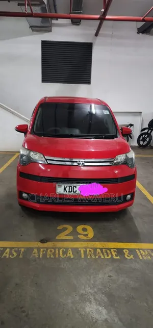 Toyota Spade 2014 Red