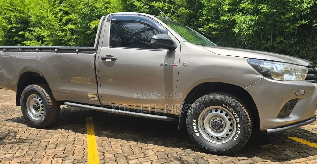 Toyota Hilux 2020 Gray