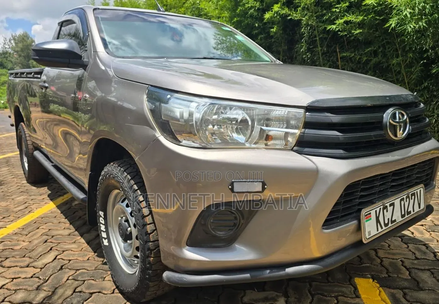 Toyota Hilux 2020 Gray