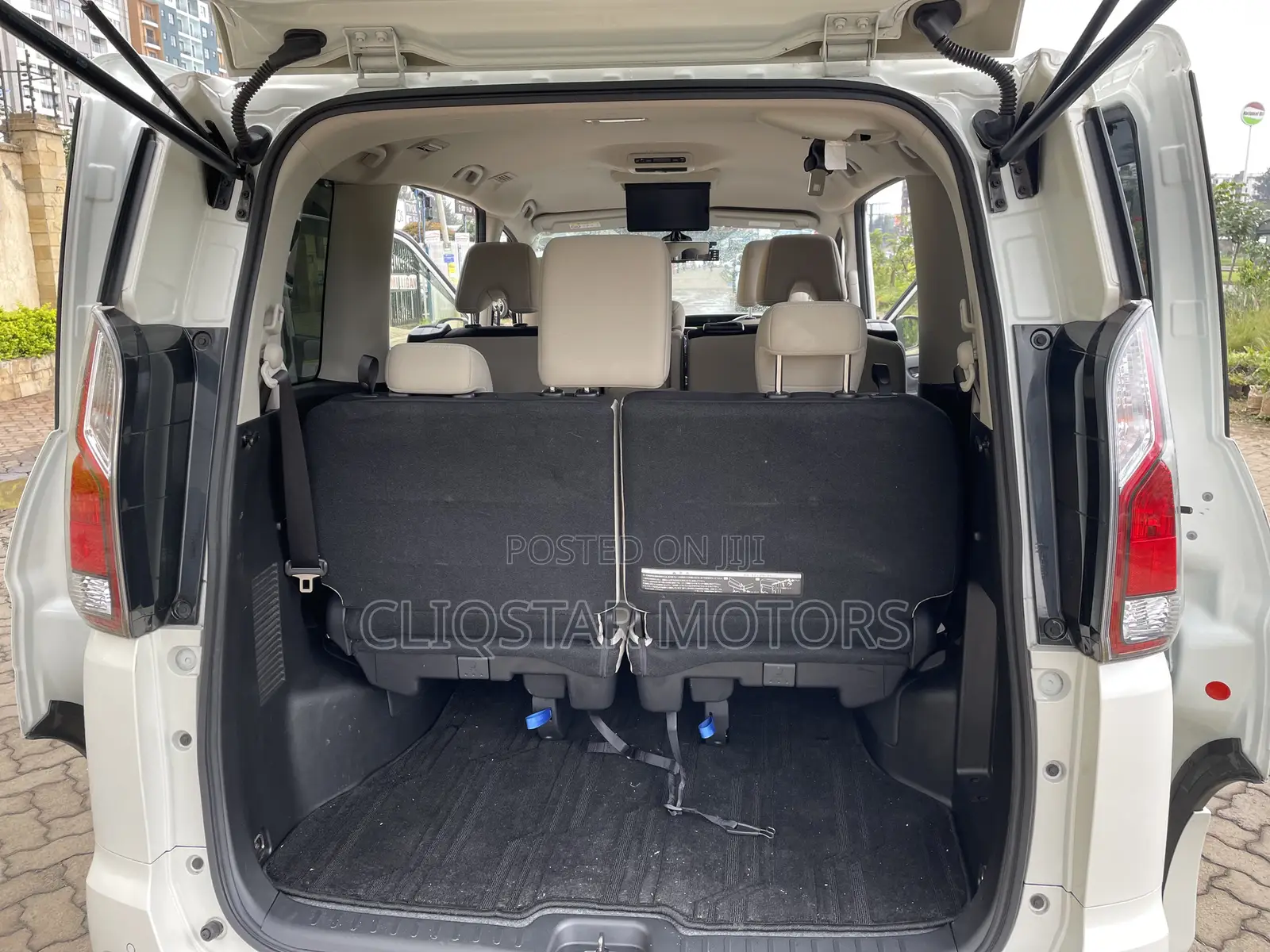 Nissan Serena 2019 White