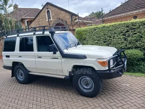 Toyota Land Cruiser 2019 White