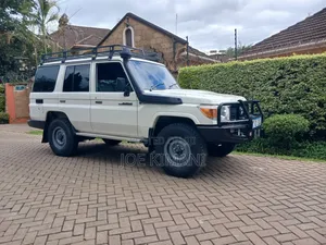 Toyota Land Cruiser 2019 White