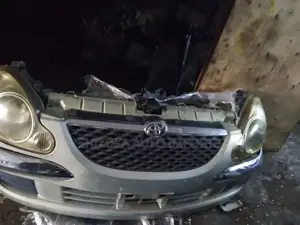 Toyota Duet Nosecut 1998–2004 Original Ex-Japan