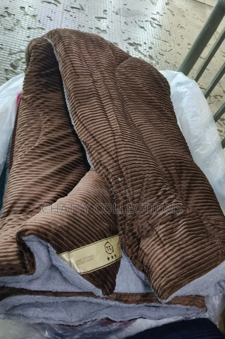 Coffee Brown 6 by 6 Single Velvet Wollen Duvets