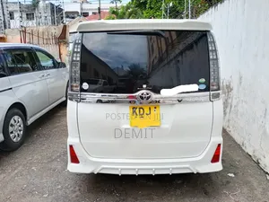 Toyota Voxy 2015 White
