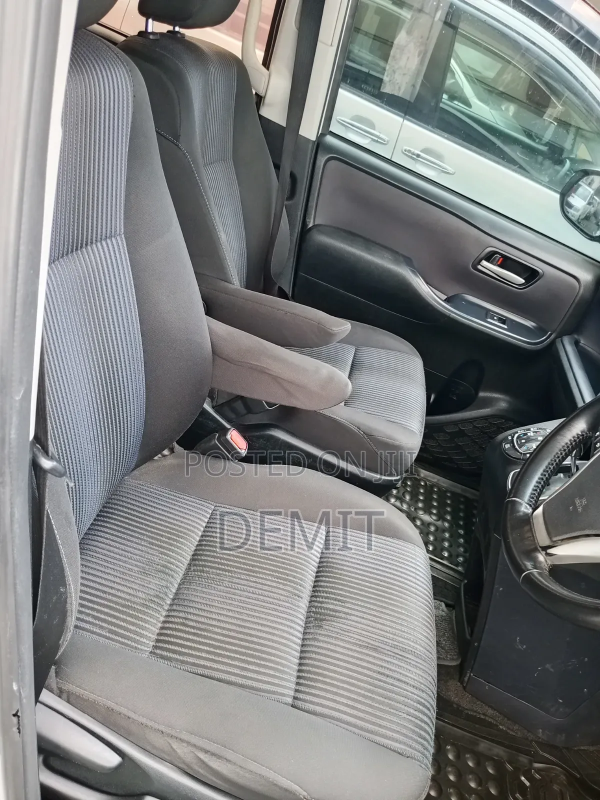 Toyota Voxy 2015 White