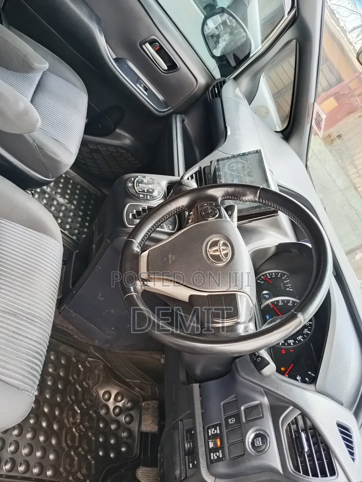 Toyota Voxy 2015 White