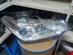Fielder 165 Non Zenon Headlights