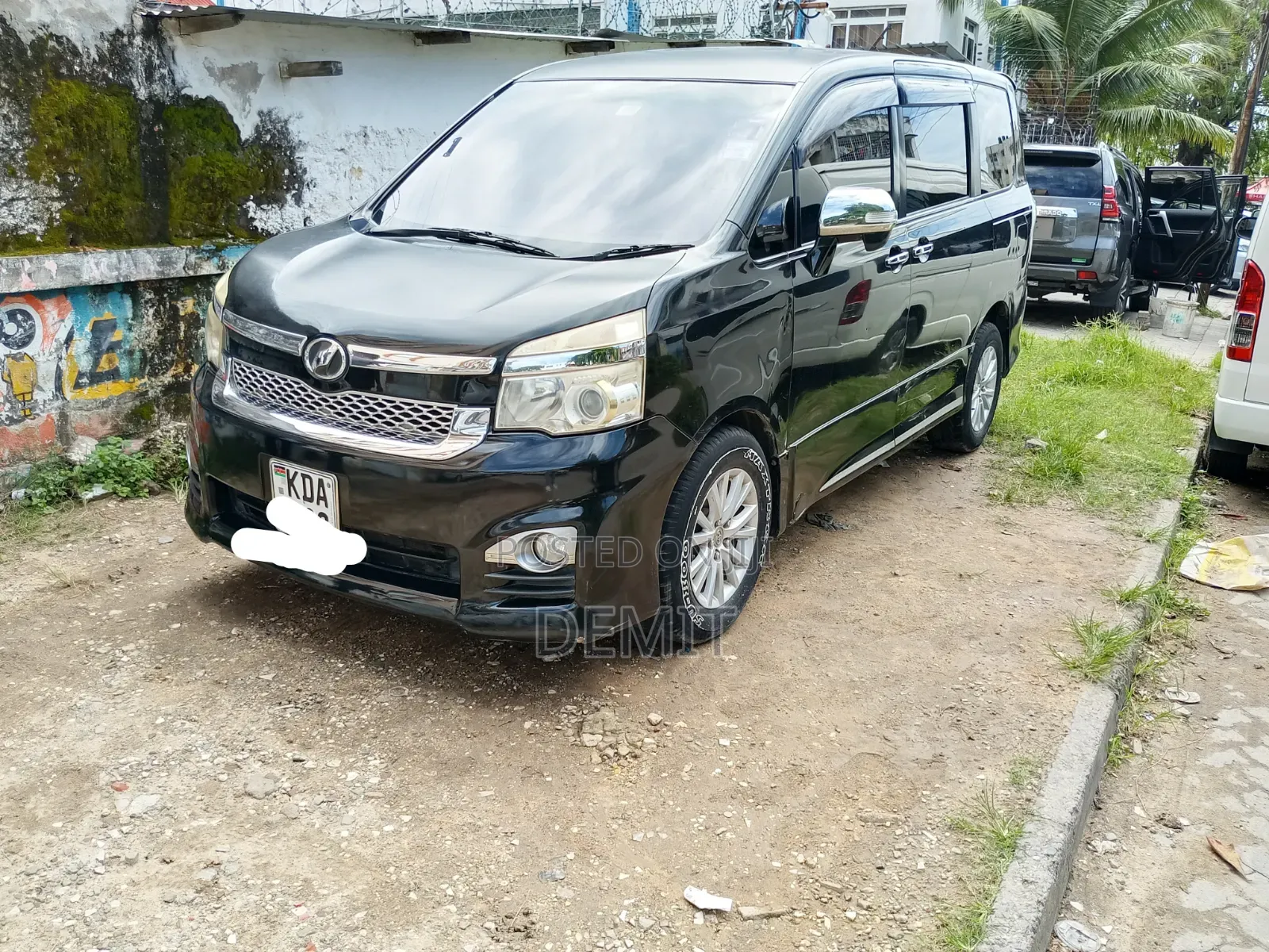 Toyota Voxy 2013 Black