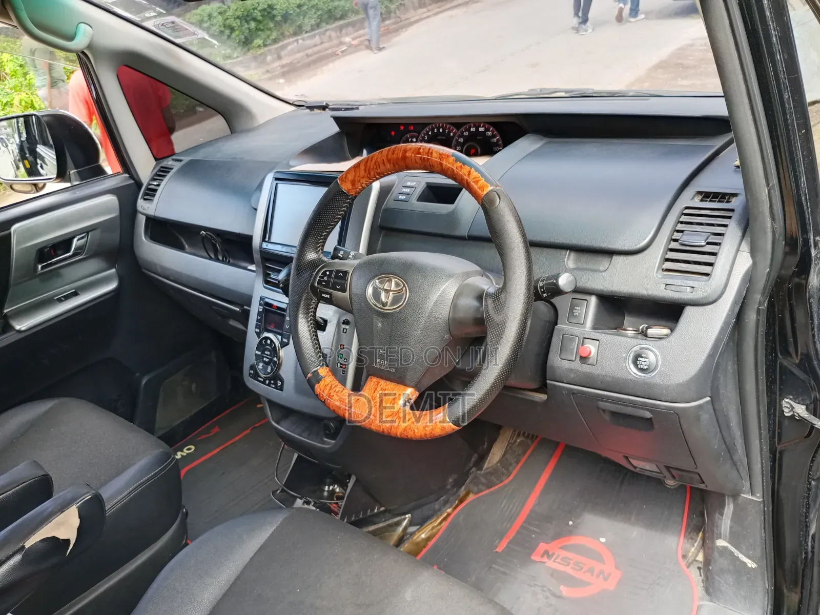 Toyota Voxy 2013 Black
